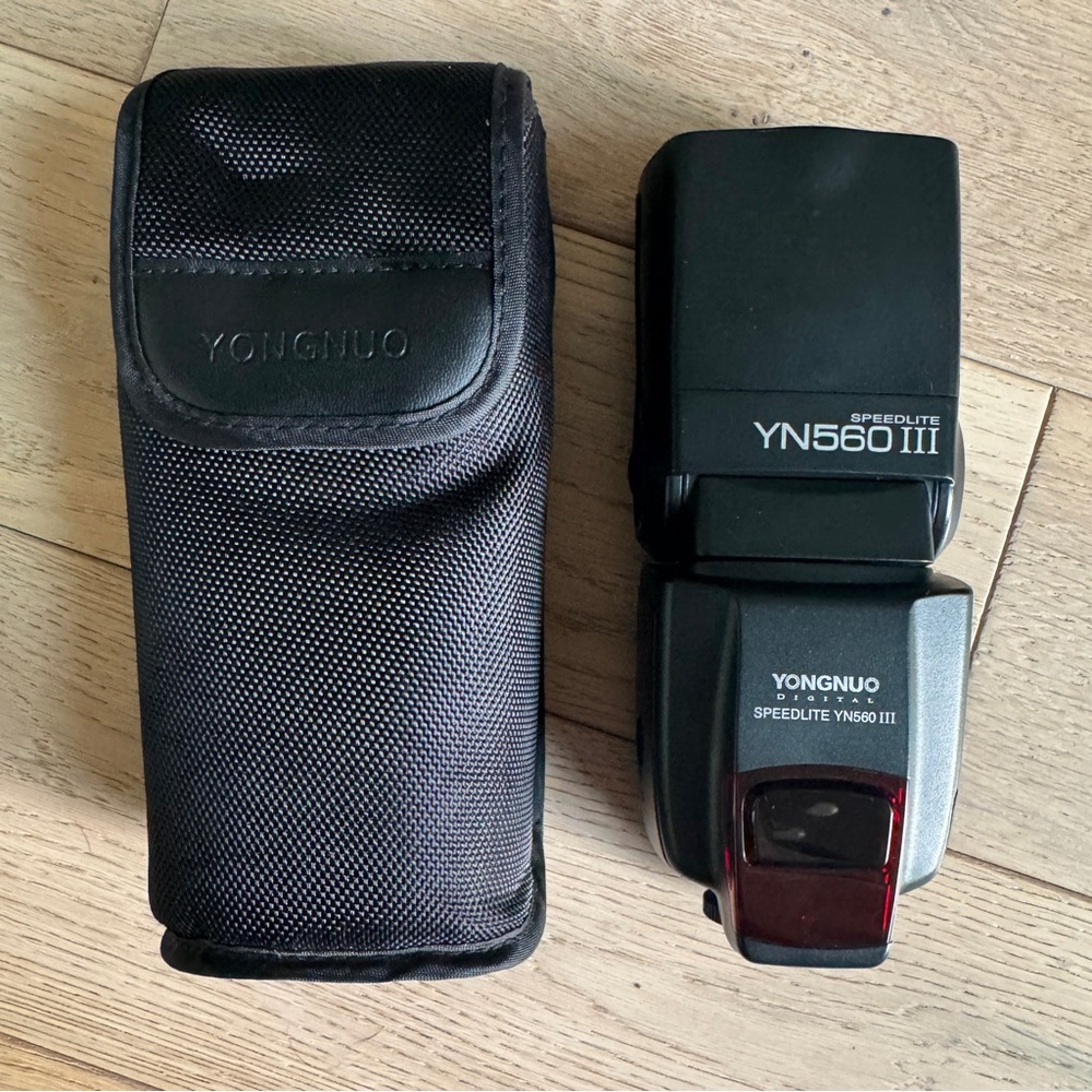 Yongnuo YN560III Speedlight Flash for Digital and Mirrorless Cameras